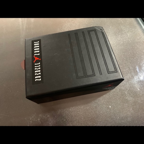 AirPod Case - Picture 5 of 9